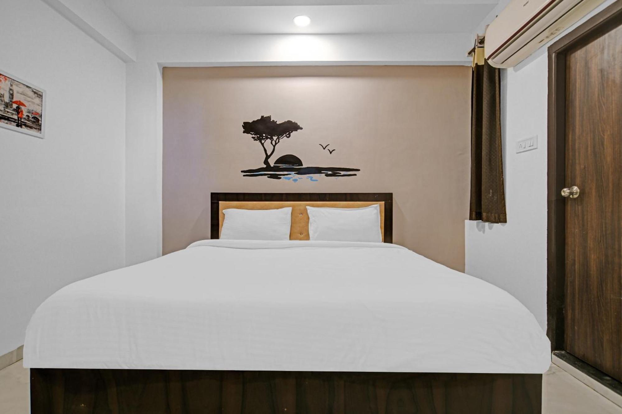 Collection O The Eternity Near Lig Sqaure Hotel Indore Exterior photo